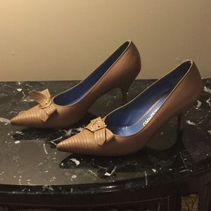 Salvatore Ferragamo Taupe Pumps